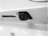 バックカメラが付いているので後方確認が非常にしやすいです。今や運転初心者も熟練者も必須装備!ついていて損はないですね♪