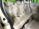 後部座席も気になるようなキズ・汚れやへたり等、大きなダメージはなく、良好な状態です。