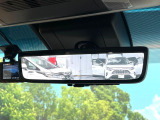 【デジタルインナーミラー】後席の大きな荷物や同乗者で後方が確認しづらい時でも安心!カメラが撮影した車両後方の映像をルームミラー内に表示。クリアな視界で状況の確認が可能です!