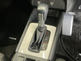 発進時から滑らかに加速する無段階変速のCVTはストップ&ゴーの多い街の中も快適です