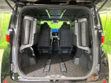後席を格納すると、これだけの広さが!シーンに合わせたシートアレンジで、大きな荷物も積むことが出来ます♪