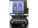 運転席・助手席・独立型オートエアコン。運転席とパートナー別々の温度設定ができ快適なドライブが楽しめます!高級グレードの証ですね!
