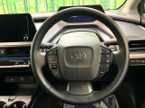 【純正革巻きステアリング】上質な革を使用することで、手にしっかり馴染みとても運転しやすいハンドルです♪
