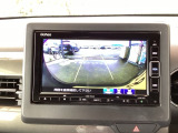 バックも安心のバックカメラ付いています。バックカメラがあると、いつでも安全にバックできますね。死角も減ります。