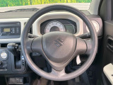 ステアリングも使用感が少なく、きれいな状態となっております♪