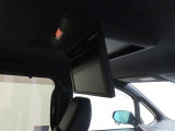 後席モニターが付いています。テレビやDVDを観ることが出来るので、小さいお子様をはじめ、皆さん楽しくドライブが出来ます。