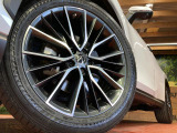 【純正20インチアルミホイール】外観にマッチした純正アルミホイールを装着しております。各種社外アルミホイールや、スタッドレスタイヤも取扱いしております。是非ご相談ください♪