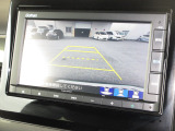 バックをするとき自動でリアの様子が映る『リアカメラ』付き!ナビ画面で確認しながらバックができますから安心ですね。でも、目視も大切ですよ!安全第一でお願いします!