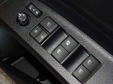 電動格納式ドアミラー・パワーウインドウを装備しています。