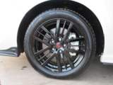 左前 17インチアルミホイール 走行性能が上がり、乗り心地を良くしてくれる大切なアイテムです!