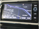 純正ナビを装備。タッチパネル式で使いやすく、お出かけもラクラクです。