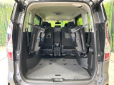 後席を格納すると、これだけの広さが!シーンに合わせたシートアレンジで、大きな荷物も積むことが出来ます♪