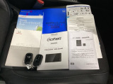 メンテナンスノート【点検整備記録簿・保証書】、取説も揃ってます。スマートキーはバッグなどにしまったままボタン操作でエンジンの始動・停止ができて大変便利です