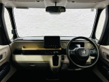 シンプルなインパネ周りで操作もしやすいです。