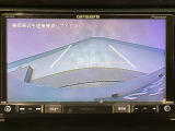 【バックカメラ】運転が苦手な方も車庫入れラクラクです!ギアをリバースに入れれば自動的に切り換わりますので、面倒な操作は不要です♪狭い駐車場もお車を傷つけず安心ですね!