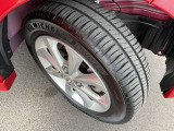 純正14インチのアルミホイールを装着しています