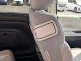 運転席から助手席シートをリクライニングする事ができ、後席のお子様へ手が届きやすく便利です。
