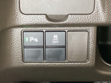 ハンドルの左下にHondaセンシング用の、VSA(ABS+TCS+横滑り抑制)解除スイッチなどがついています。