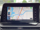 純正9インチナビを搭載しております。大画面で視認性が良いので扱いやすいです。