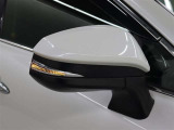 サイドターンランプ付きドアミラー。車両のドレスアップと右左折時の被視認性を兼ね備えたお洒落なミラーです。