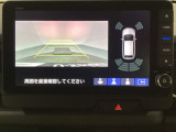 バックでの車庫入れも安心です! リアカメラが付いているバックモニター付のナビを装備しております。バンパーについているソナーや、操作線もついており距離感も画面から確認できます。