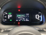 大きく見やすいデジタルメーターです。中央のマルチインフォメーションディスプレイよりお車情報を確認することができます。