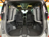 後席を格納すると、これだけの広さが!シーンに合わせたシートアレンジで、大きな荷物も積むことが出来ます♪