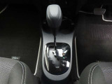 フロアシフトのCVTオートマチック車です。