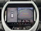 車を空から見たような映像が映る、アラウンドビューモニターで車両周辺の安全確認も一目でできます!小さなお子様や障害物も確認できるので、運転のし易さだけではなく事故防止にも役立ちます♪