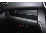 インパネテーブル装備!車内での小物などを一時的に置くとき利用できます。