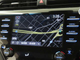 メーカー装着の8インチディスプレイオーディオを装備しております。