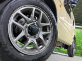 【純正16インチアルミホイール】外観にマッチした純正アルミホイールを装着しております。各種社外アルミホイールや、スタッドレスタイヤも取扱いしております。是非ご相談ください♪