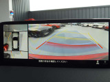 【360&deg;ビューモニター】駐車が苦手な方も、これがあれば安心です!狭い駐車場や花壇などがあって心配な駐車シーンでも、死角がなく安全が確保できます♪
