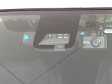 【トヨタセーフティセンス】走行中に前方の車両等を認識し、衝突しそうな時は警報とブレーキで衝突回避と被害軽減をアシスト。より安全にドライブをお楽しみいただけます。