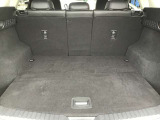 トランクスペースもご覧のとおりそれなりにお荷物乗せることができます。日常の生活はもちろんの事、アウトドアにもぴったりですね☆