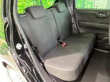 後部座席も気になるようなキズ・汚れやへたり等、大きなダメージはなく、良好な状態です。