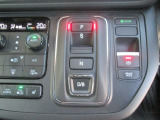シフトレバーの無いスイッチ式。エレクトリックギアセレクター