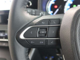 ステアリングスイッチ付き。前方から目を離すことなく操作することが可能です。