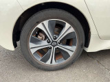 純正アルミホイール装備