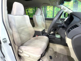 運転席シート廻りは使用感も少なく、良好な状態となっています。丁寧に使われていたことがよくわかりますね。