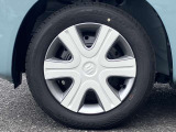 純正ホイールを装着しております。車両に関してのご質問は、スタッフまでお気軽にお問合せ下さい!TEL:0439-88-6662