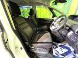 運転席シート廻りは使用感も少なく、良好な状態となっています。丁寧に使われていたことがよくわかりますね。