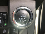 エンジンスタートスイッチです。キーが車内にあれば、エンジンの始動や停止はスイッチを押すだけ!キーを取り出す手間を省き、ワンプッシュで操作できるので簡単でスムーズです。