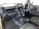 見通しのよいすっきりとした視界で、誰でも運転しやすいです。運転のしやすさは疲れにくさにも繋がりますよ♪