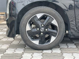 純正アルミホイール。タイヤサイズは155/65R14です。