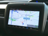 メモリーナビを装備しております。 お出かけに大変便利です。