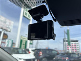 【ドライブレコーダー】映像・音声などの運転中の記録を残します。事故などを起こした起こされた時の証拠になりえますので、もしも時でも安心ですね。