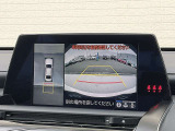 ■苦手な人が多い駐車場での車庫入れや狭い道でも大丈夫です/クルマの前後左右にカメラを設置してモニターで表示してくれるため、運転席から見えにくい場所を映し出してドライブをサポートします!