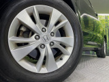 【純正16インチアルミホイール】外観にマッチした純正アルミホイールを装着しております。各種社外アルミホイールや、スタッドレスタイヤも取扱いしております。是非ご相談ください♪