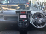 【運転席・インパネまわり】ハンドル・シート・フロアーなど隅々までプロによるクリーニング済み☆彡キレイな車内でドライブが一層快適にお楽しみいただけます!!